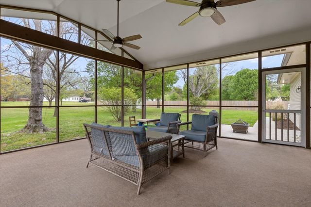 1615 Eagle Drive, Hixson, TN 37343