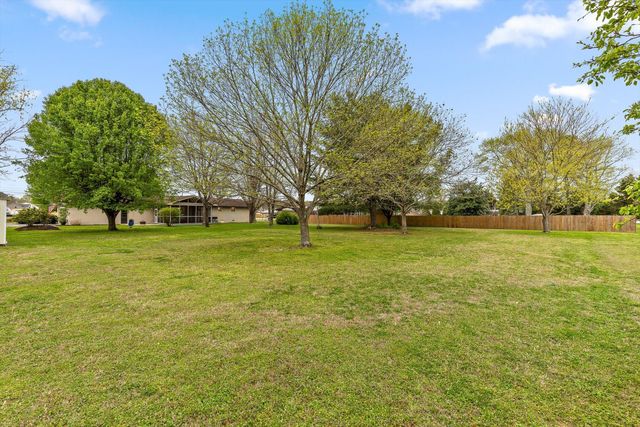 1615 Eagle Drive, Hixson, TN 37343