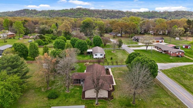 1615 Eagle Drive, Hixson, TN 37343