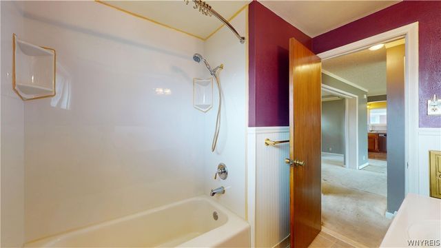 2045 Parker Boulevard, Tonawanda, NY 14150