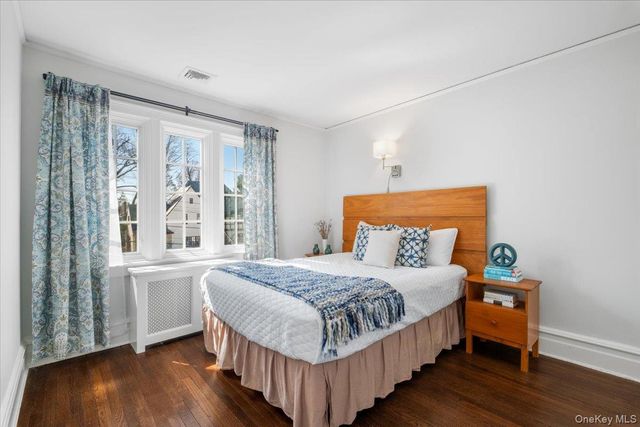 9 Lockwood Road, Scarsdale, NY 10583