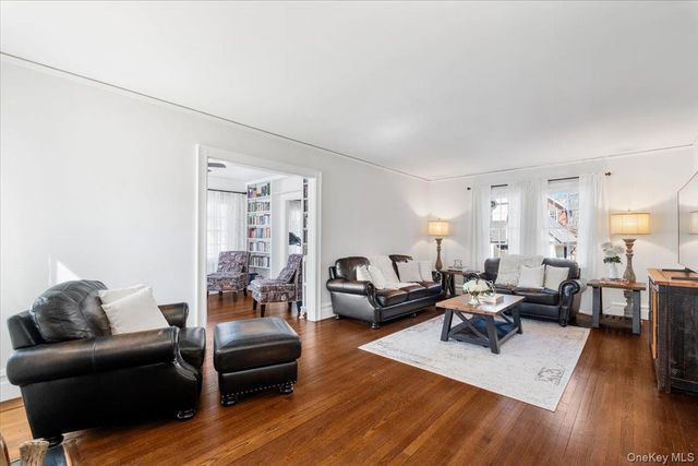 9 Lockwood Road, Scarsdale, NY 10583