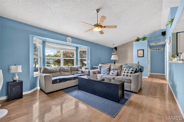 17 Kingspointe Court, St Peters, MO 63376