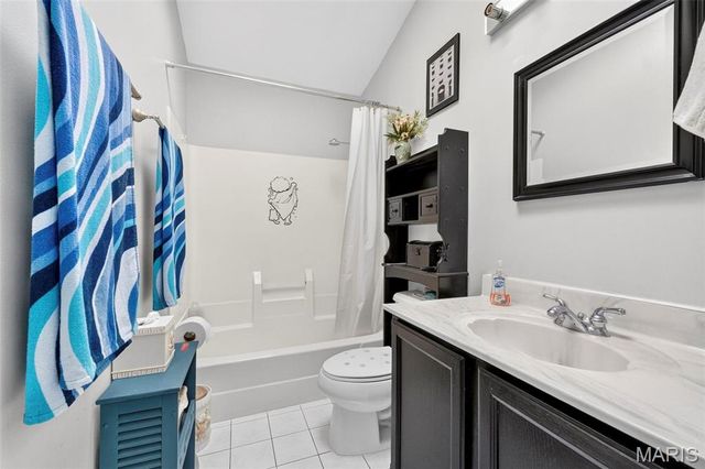17 Kingspointe Court, St Peters, MO 63376