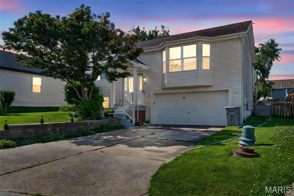 17 Kingspointe Court, St Peters, MO 63376