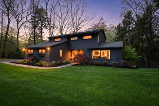 146 Brooks Road, Longmeadow, MA 01106