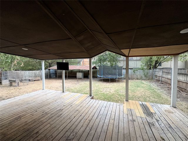 9550 Castlefield Drive, Dallas, TX 75227