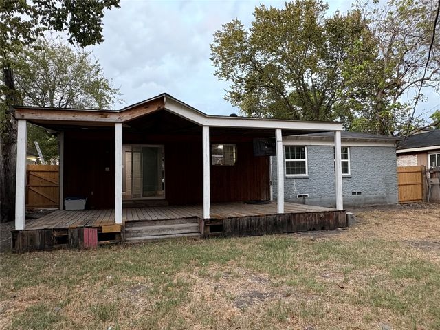 9550 Castlefield Drive, Dallas, TX 75227