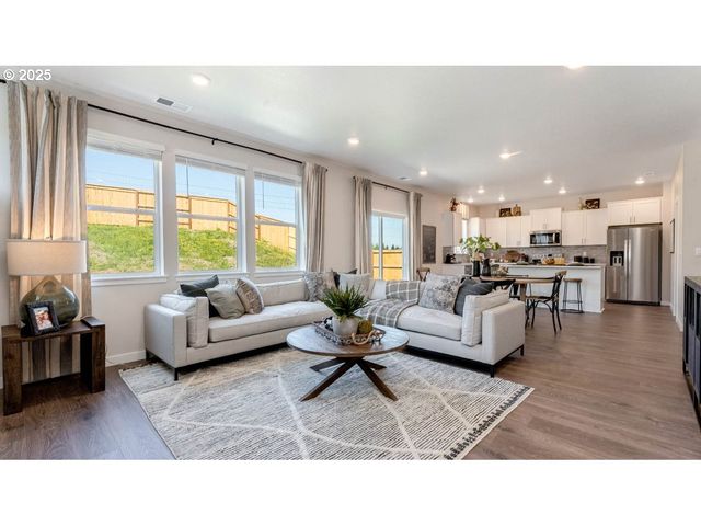 9337 Se Crystal Rose St, Happy Valley, OR 97086