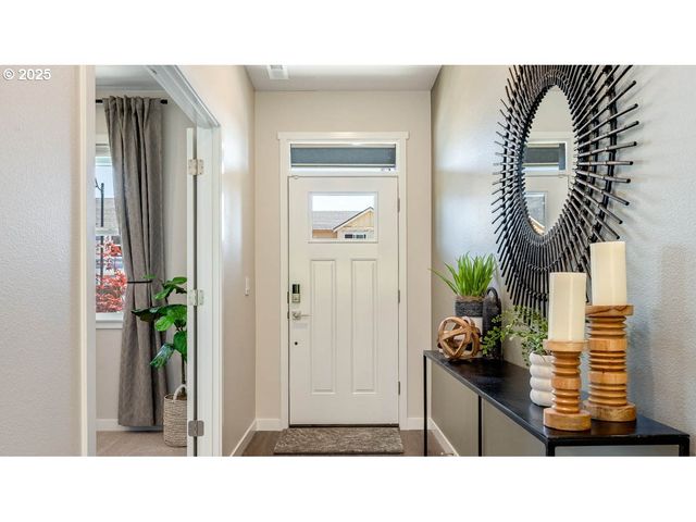 9337 Se Crystal Rose St, Happy Valley, OR 97086