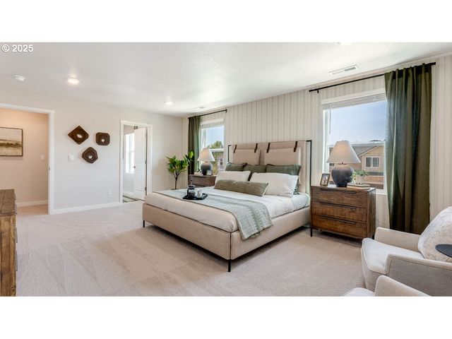 9337 Se Crystal Rose St, Happy Valley, OR 97086