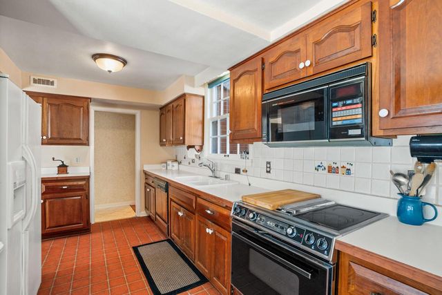 3352 N Elmwood DRIVE, Elmwood Park, WI 53405