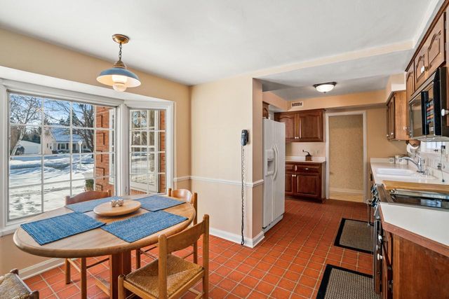 3352 N Elmwood DRIVE, Elmwood Park, WI 53405