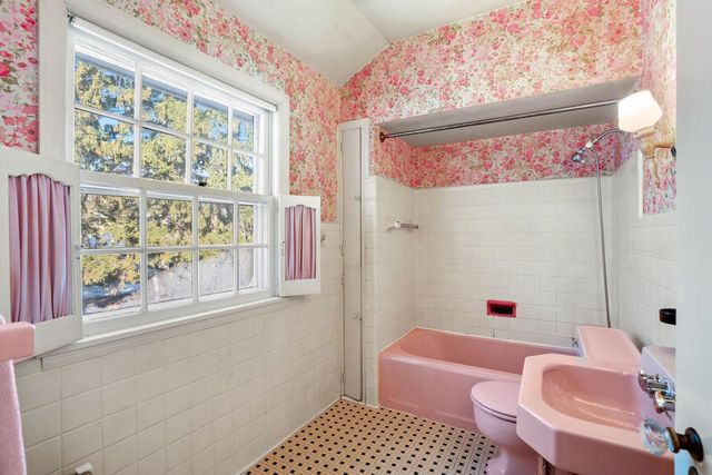 3352 N Elmwood DRIVE, Elmwood Park, WI 53405