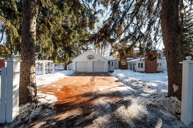 3352 N Elmwood DRIVE, Elmwood Park, WI 53405