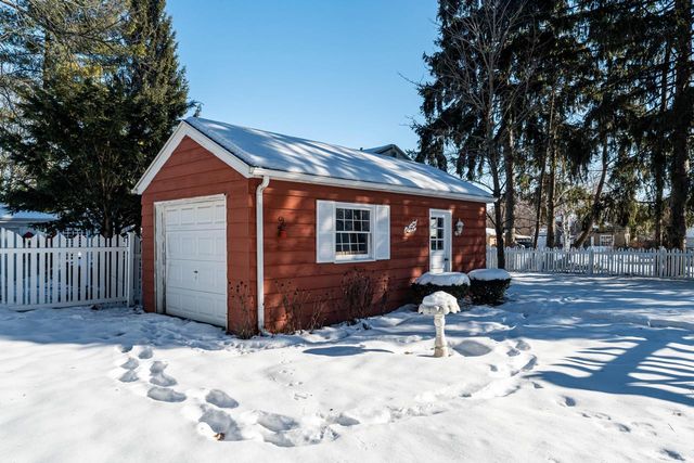 3352 N Elmwood DRIVE, Elmwood Park, WI 53405