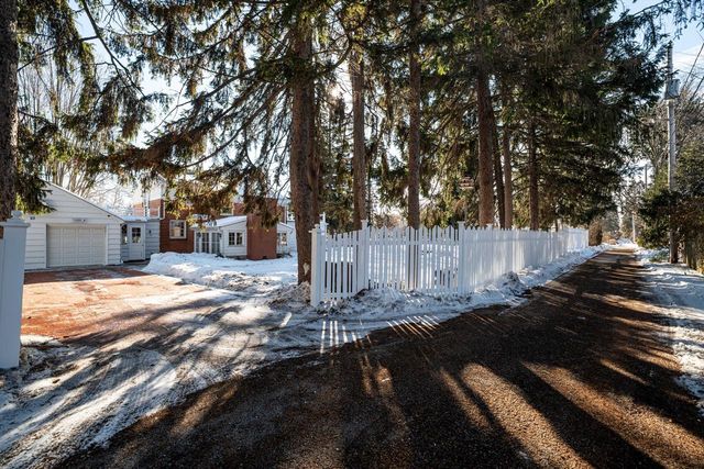 3352 N Elmwood DRIVE, Elmwood Park, WI 53405