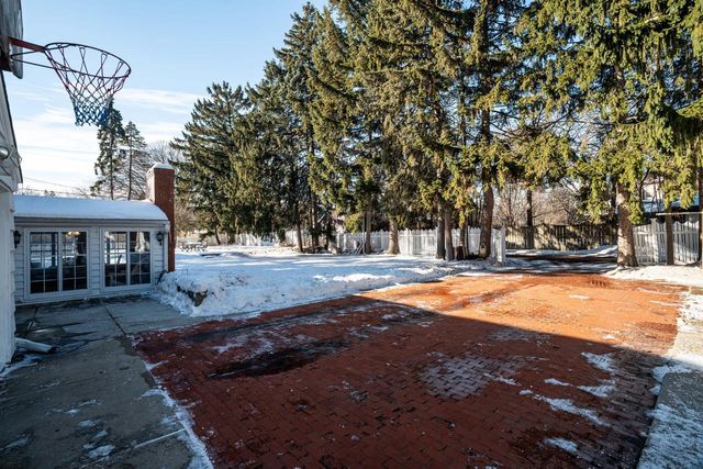 3352 N Elmwood DRIVE, Elmwood Park, WI 53405