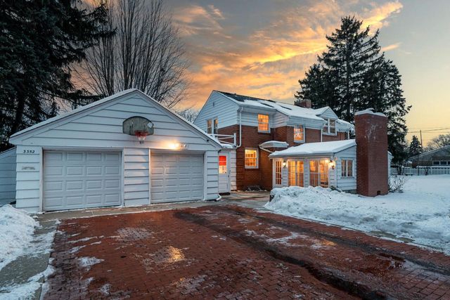 3352 N Elmwood DRIVE, Elmwood Park, WI 53405