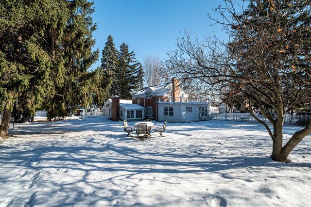 3352 N Elmwood DRIVE, Elmwood Park, WI 53405