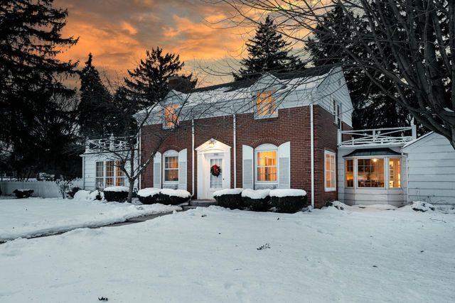 3352 N Elmwood DRIVE, Elmwood Park, WI 53405