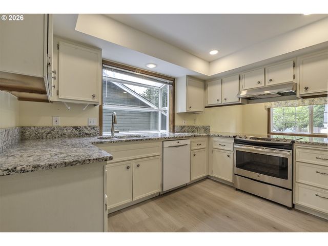 324 Se 30TH Ave, Hillsboro, OR 97123