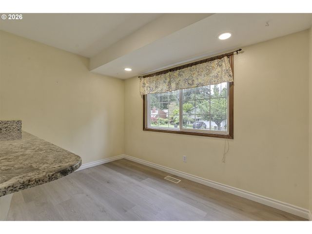324 Se 30TH Ave, Hillsboro, OR 97123