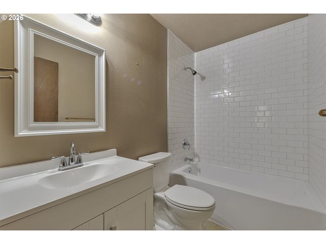 324 Se 30TH Ave, Hillsboro, OR 97123