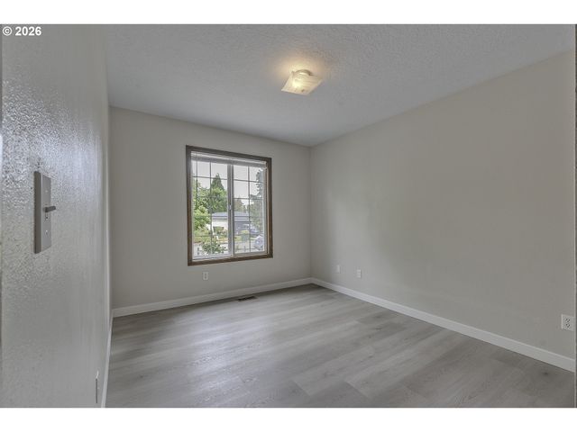 324 Se 30TH Ave, Hillsboro, OR 97123