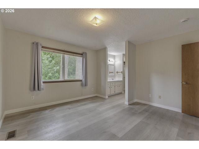 324 Se 30TH Ave, Hillsboro, OR 97123