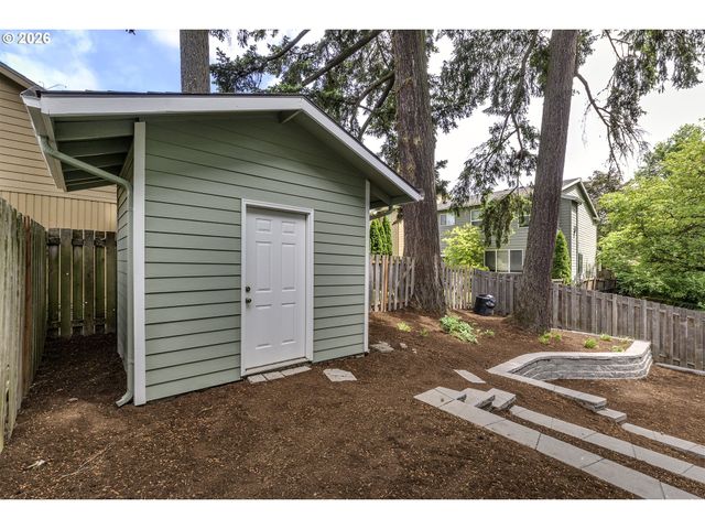 324 Se 30TH Ave, Hillsboro, OR 97123