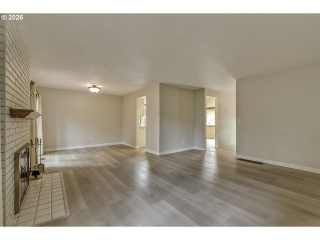324 Se 30TH Ave, Hillsboro, OR 97123