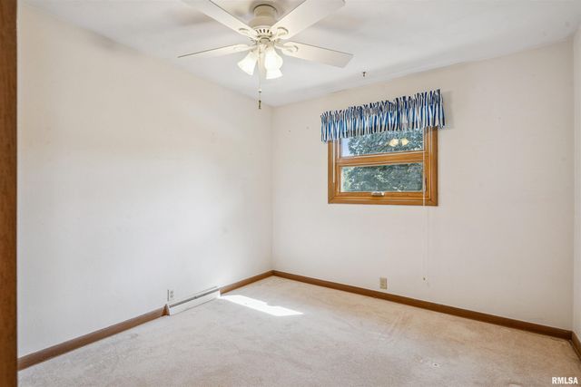 1705 ELMWOOD Drive, Bettendorf, IA 52722