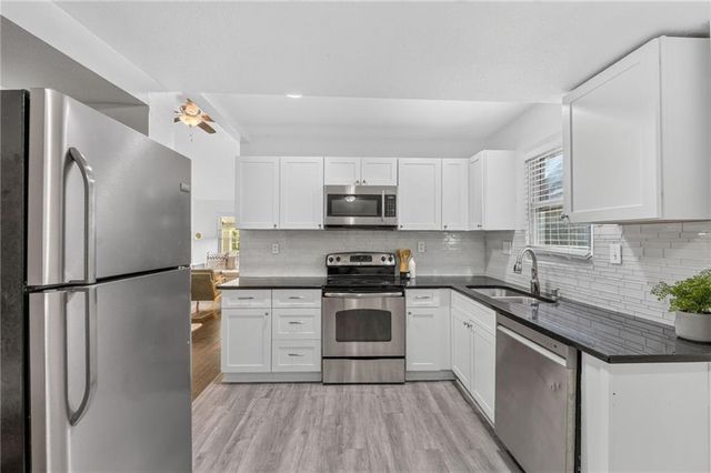 7637 JEFFERSON Street, Kansas City, MO 64114