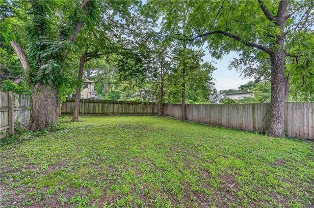 7637 JEFFERSON Street, Kansas City, MO 64114
