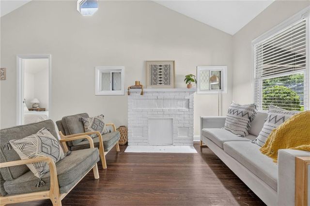 7637 JEFFERSON Street, Kansas City, MO 64114