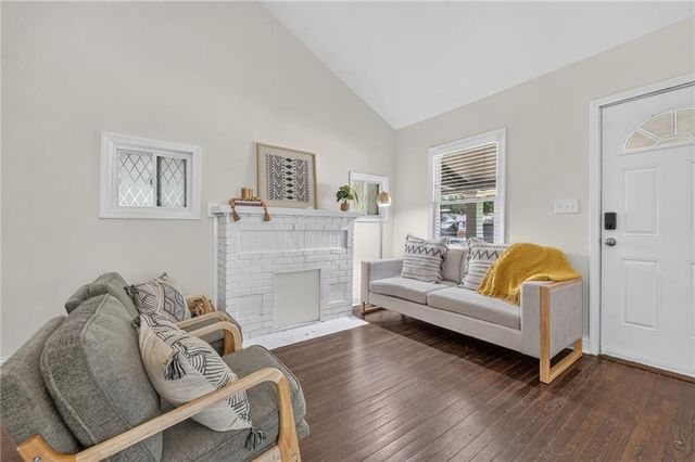 7637 JEFFERSON Street, Kansas City, MO 64114