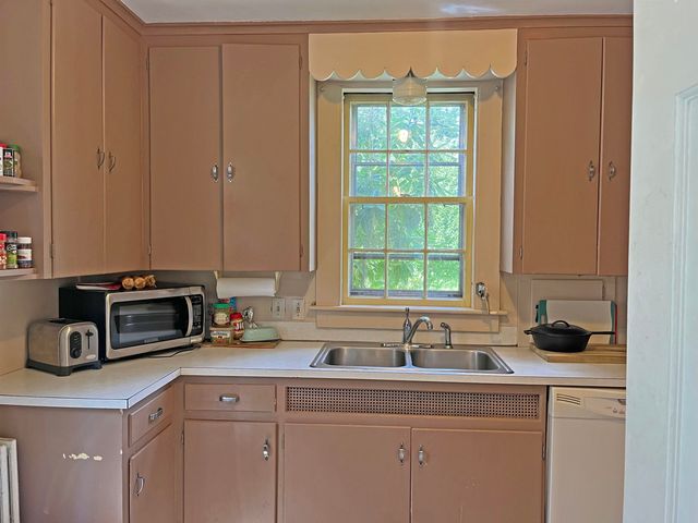 19 Williams Terrace, Rockingham, VT 05101