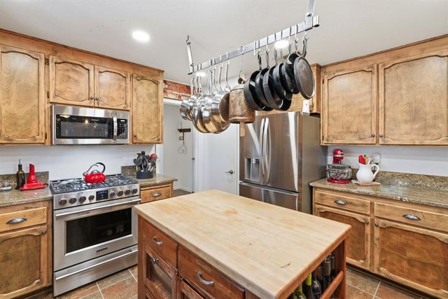 18115 Burke Dr, Plymouth, CA 95669