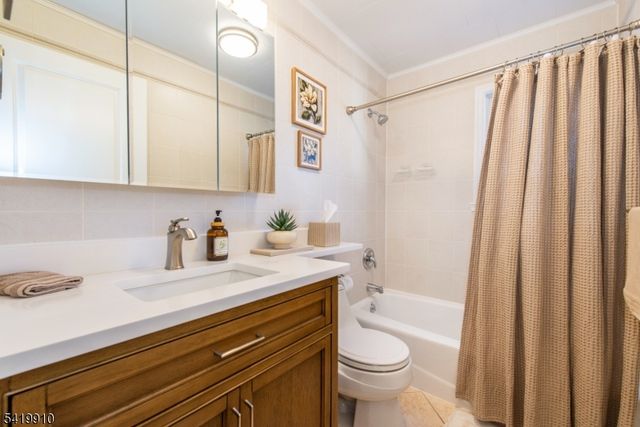 219 Linden Rd, Wayne Twp., NJ 07470