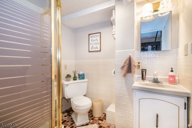 219 Linden Rd, Wayne Twp., NJ 07470