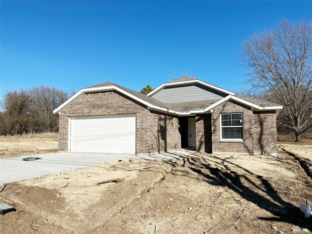 902 N Rusk Street, Weatherford, TX 76116