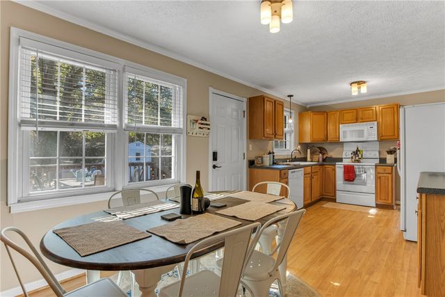 8 Pinecrest Drive, Williamston, SC 29697