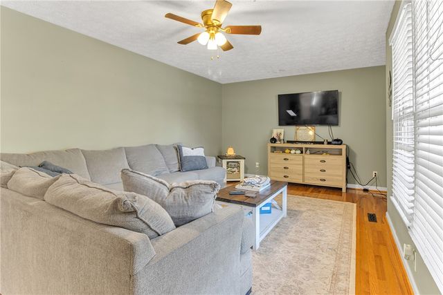 8 Pinecrest Drive, Williamston, SC 29697