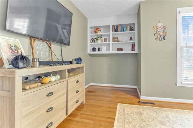 8 Pinecrest Drive, Williamston, SC 29697