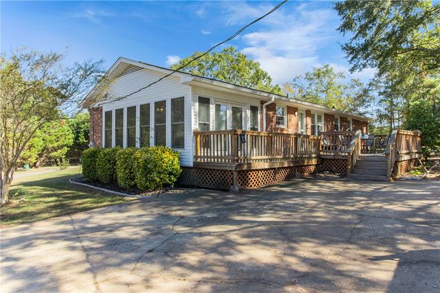 8 Pinecrest Drive, Williamston, SC 29697