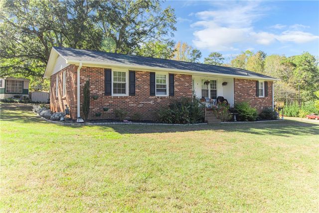 8 Pinecrest Drive, Williamston, SC 29697