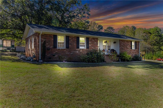 8 Pinecrest Drive, Williamston, SC 29697