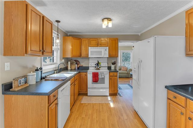 8 Pinecrest Drive, Williamston, SC 29697