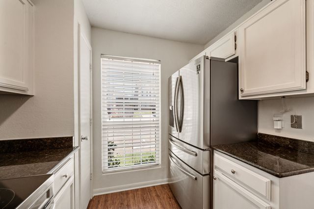 61 Abbey Road, Euless, TX 76039